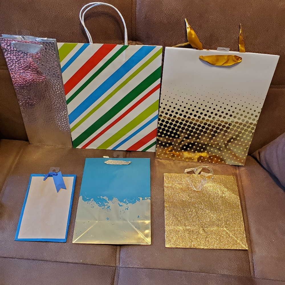 Bundle of six gift bags